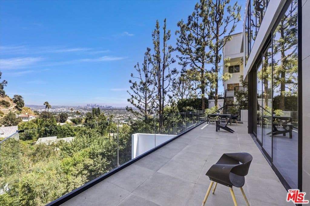 Residential in Los Angeles — Photos 58