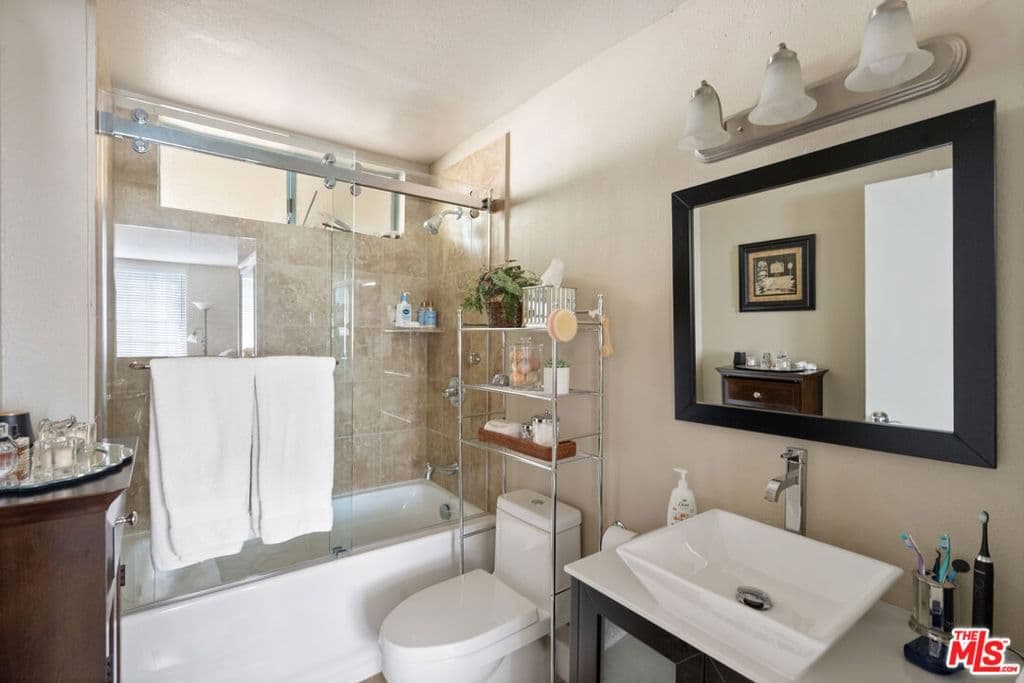 Residential in Los Angeles — Photos 16