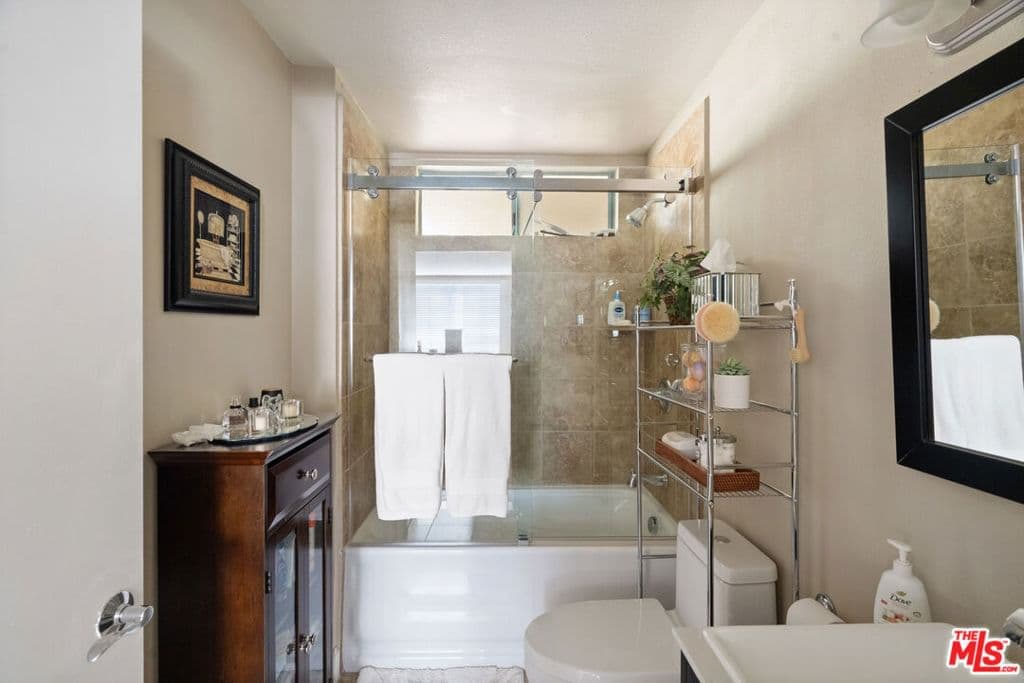Residential in Los Angeles — Photos 17