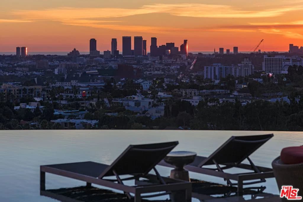 Residential in Los Angeles — Photos 18