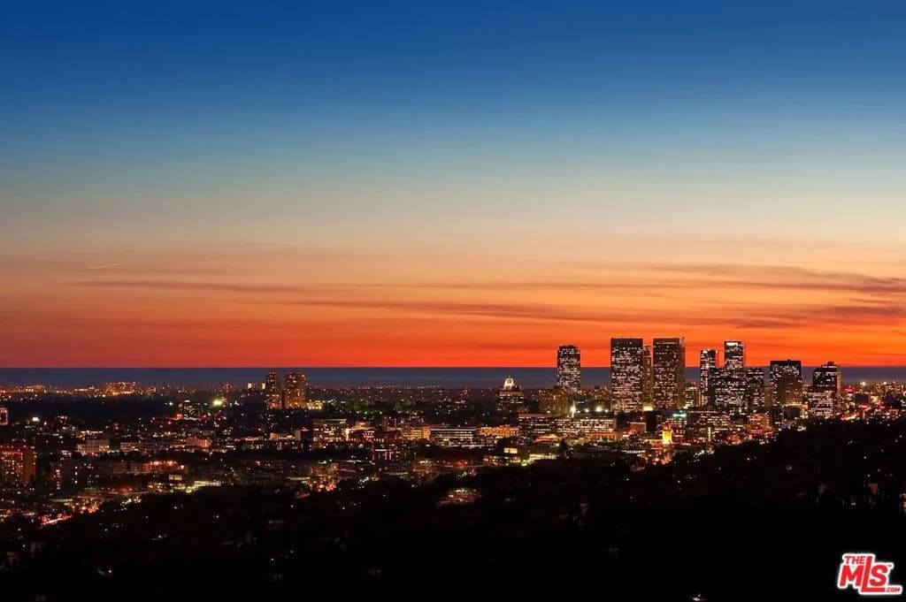 Residential in Los Angeles — Photos 19