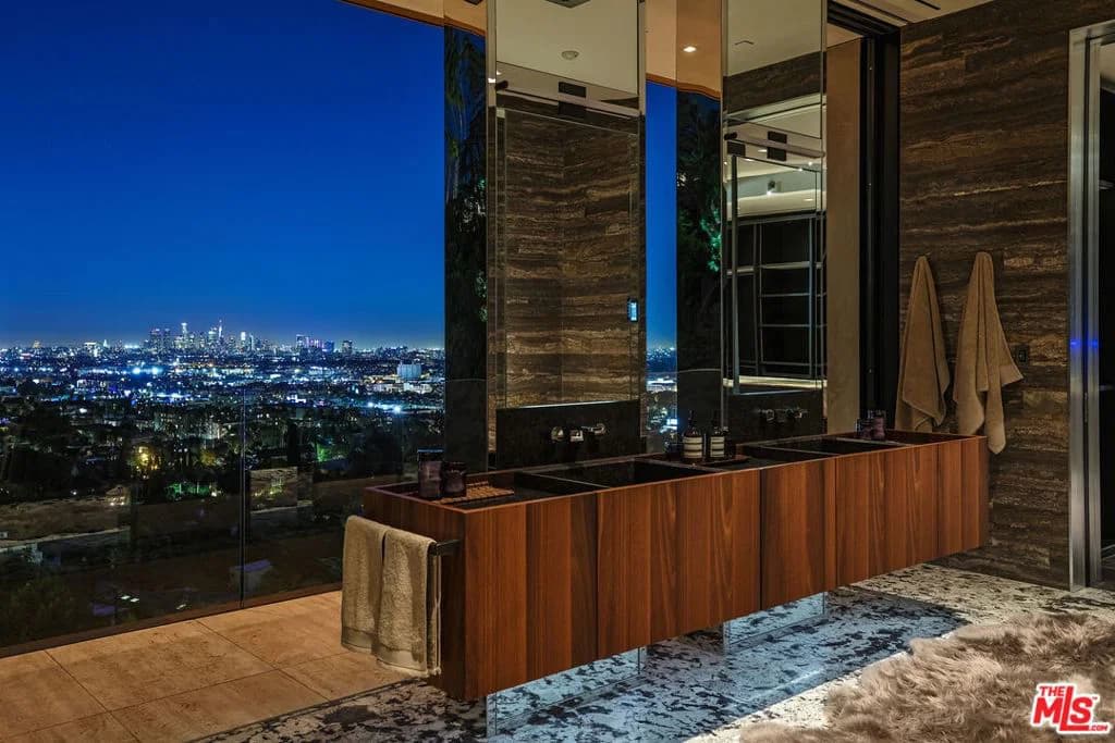 Residential in Los Angeles — Photos 32