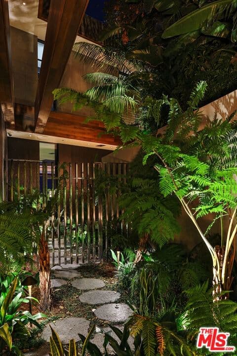 Residential in Los Angeles — Photos 47