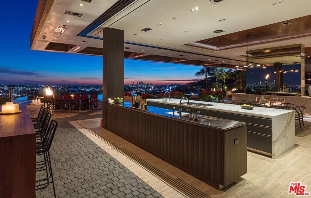 Residential in Los Angeles — Photos 16