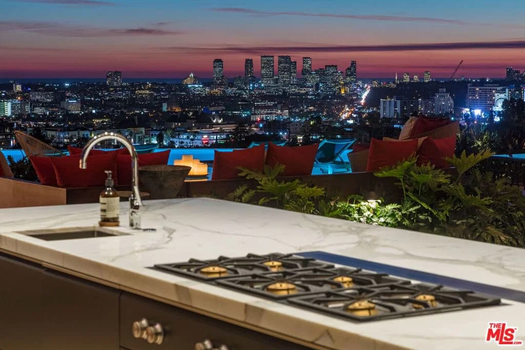 Residential in Los Angeles — Photos 17