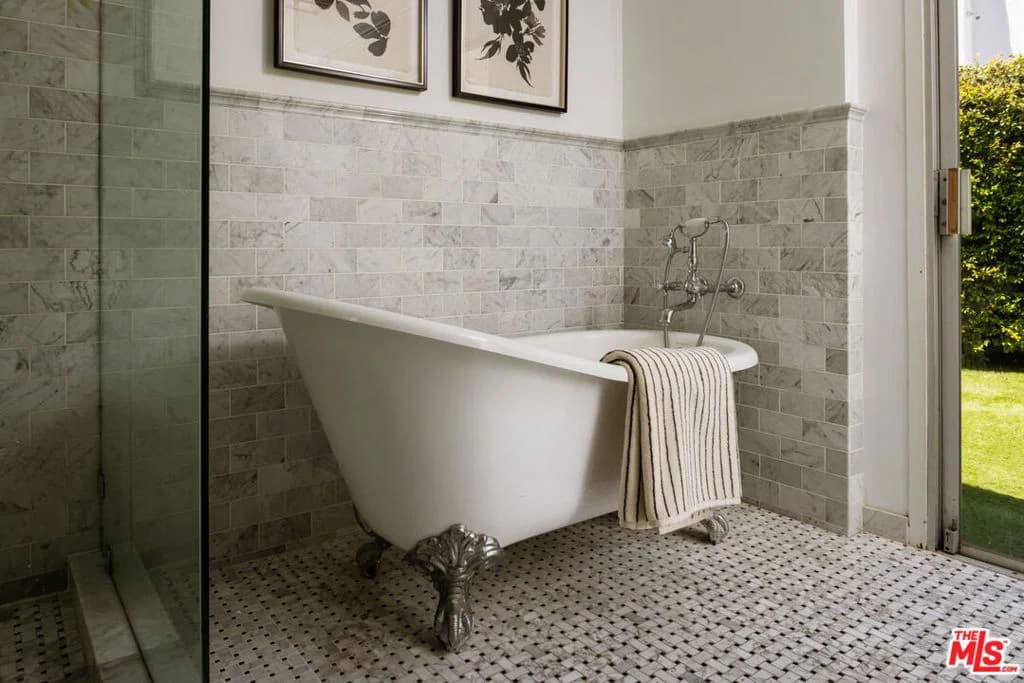 Residential in Los Angeles — Photos 17
