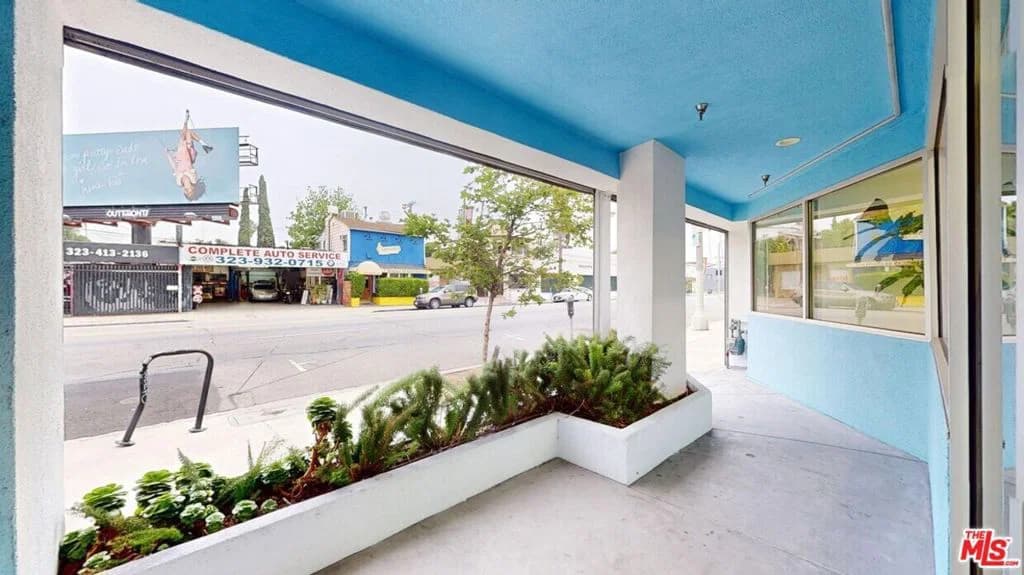 CommercialSale in Los Angeles — Photos 13