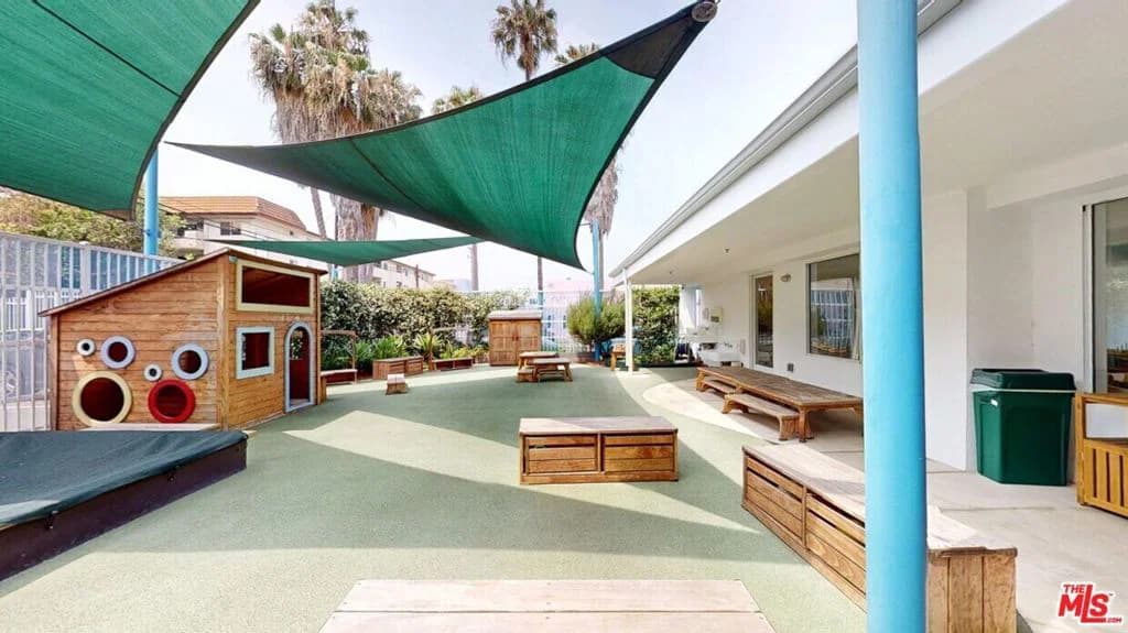 CommercialSale in Los Angeles — Photos 16