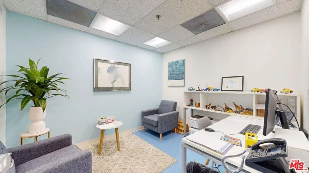 CommercialSale in Los Angeles — Photos 8