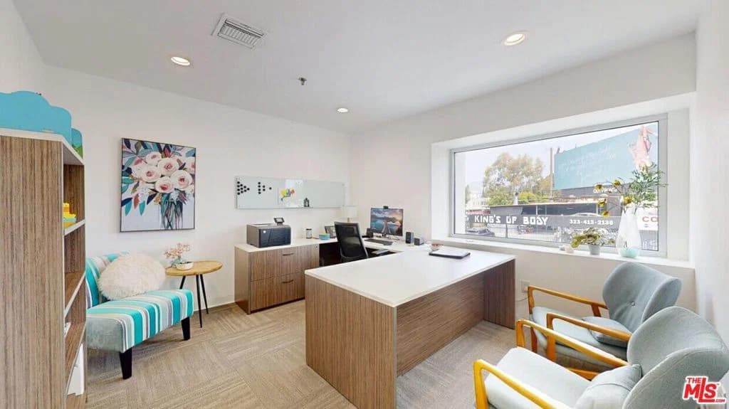 CommercialSale in Los Angeles — Photos 6