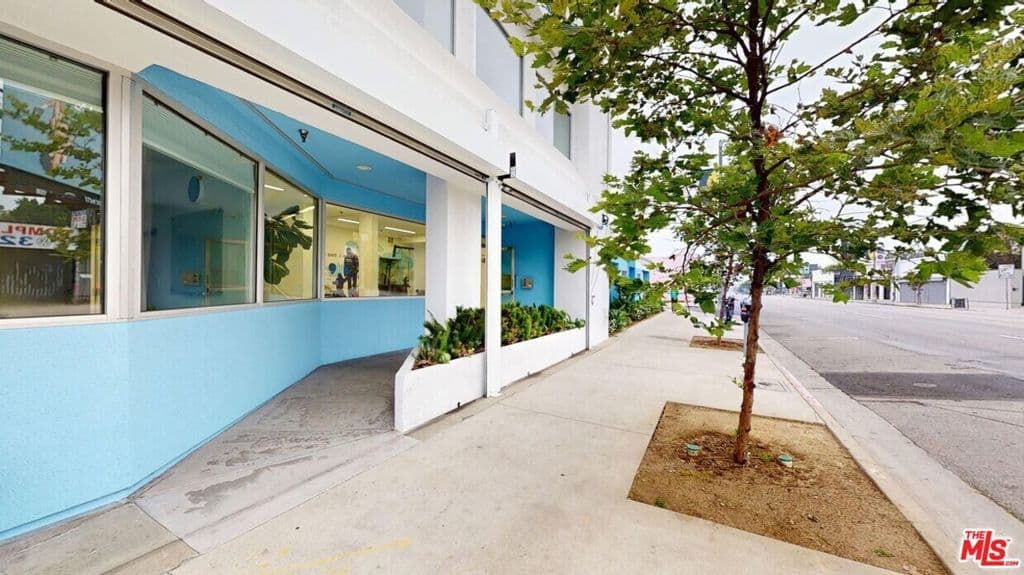 CommercialSale in Los Angeles — Photos 14