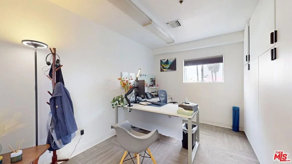 CommercialSale in Los Angeles — Photos 3