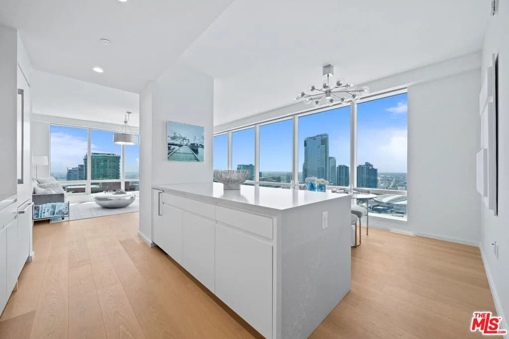 Residential in Los Angeles — Photos 7