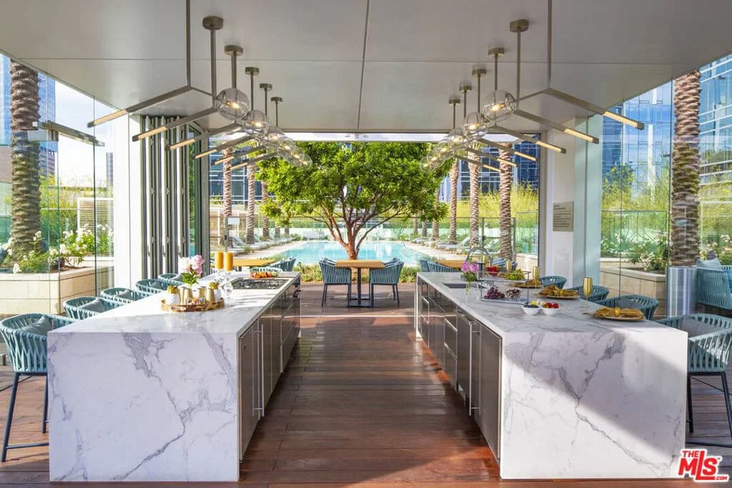 Residential in Los Angeles — Photos 25