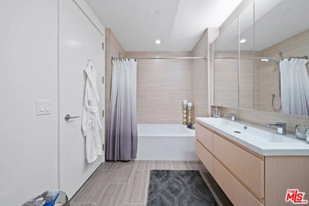 Residential in Los Angeles — Photos 15