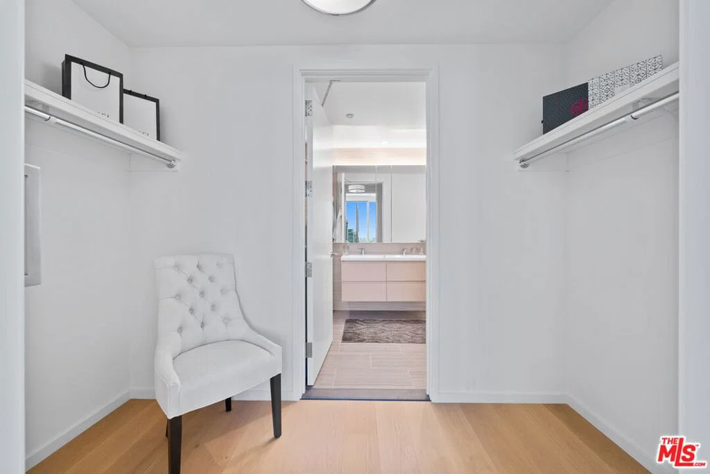 Residential in Los Angeles — Photos 14