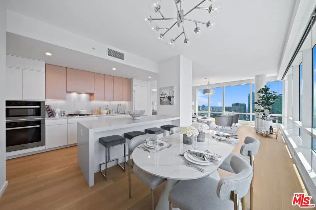 Residential in Los Angeles — Photos 8