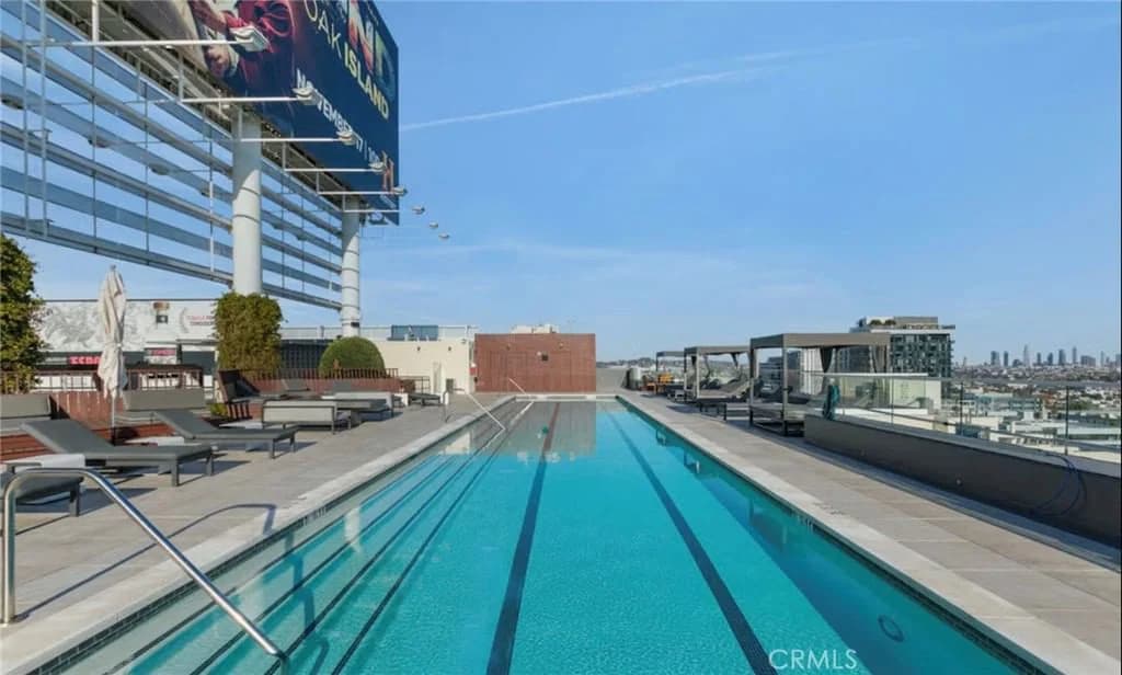 Residential in Los Angeles — Photos 32