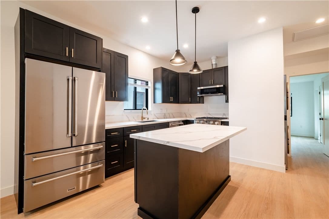 ResidentialIncome in Los Angeles — Photos 2