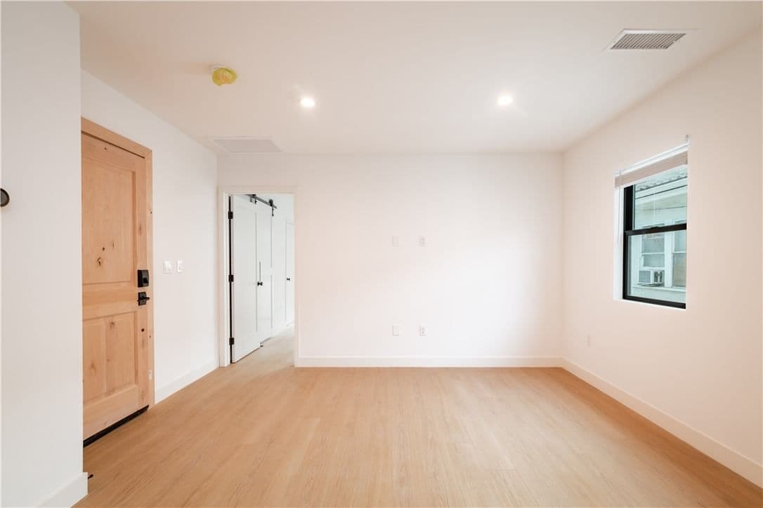 ResidentialIncome in Los Angeles — Photos 25