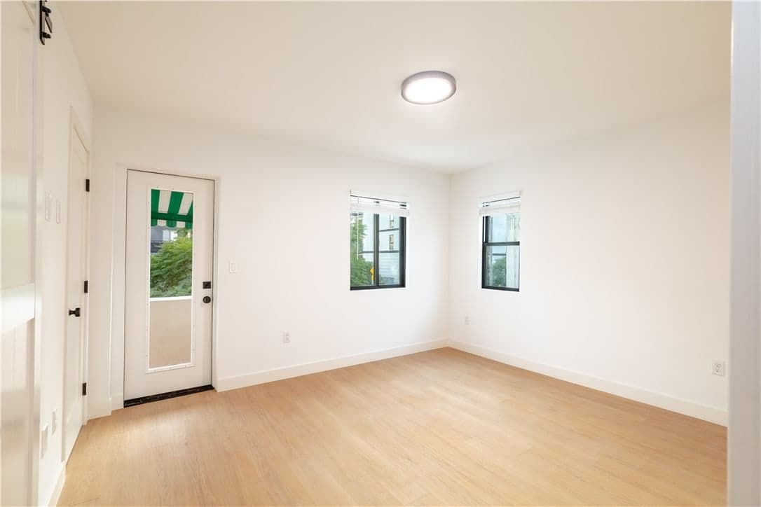 ResidentialIncome in Los Angeles — Photos 27