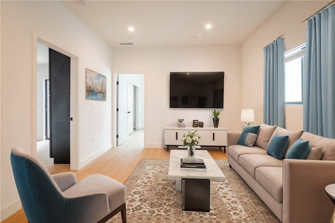 ResidentialIncome in Los Angeles — Photos 3