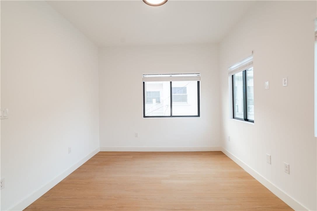 ResidentialIncome in Los Angeles — Photos 39