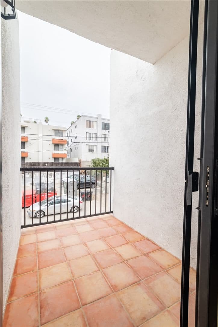 ResidentialIncome in Los Angeles — Photos 51