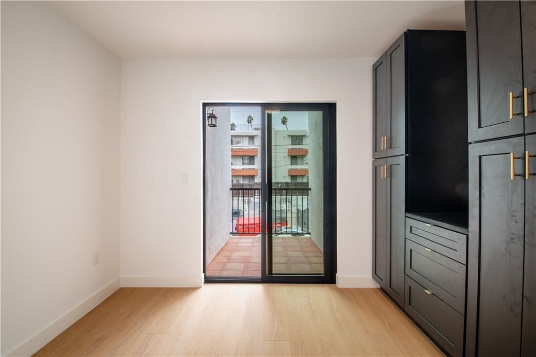 ResidentialIncome in Los Angeles — Photos 8