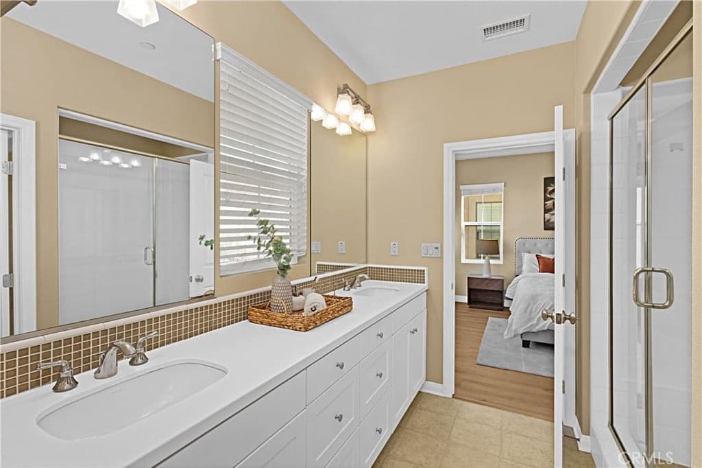 Residential in Irvine — Photos 12