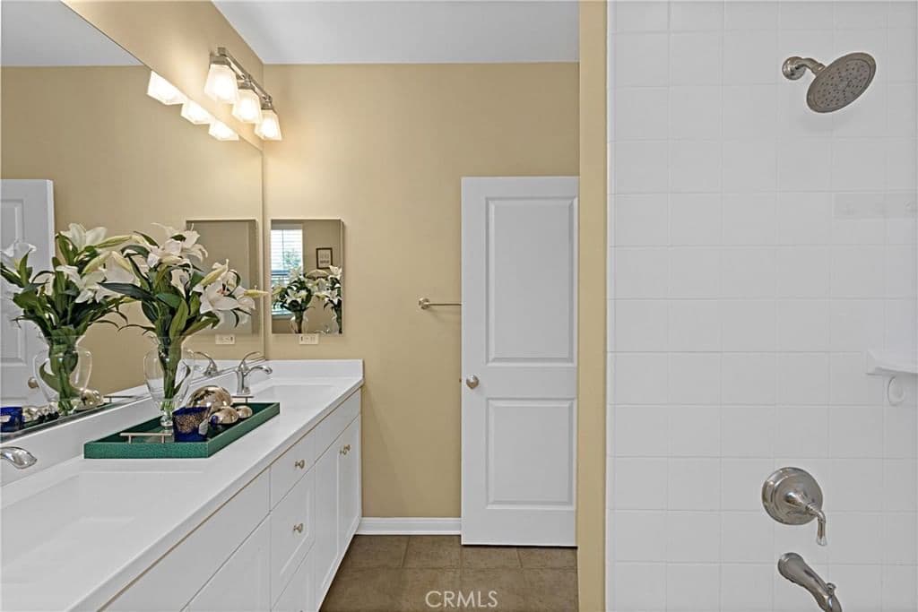 Residential in Irvine — Photos 18