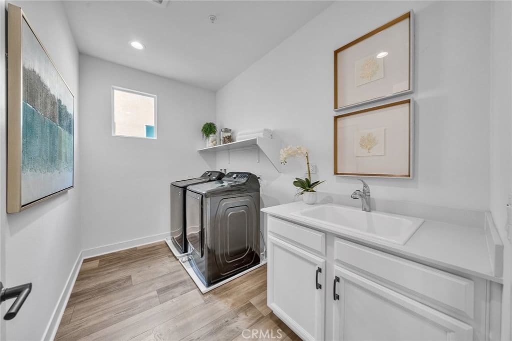 Residential in Irvine — Photos 32