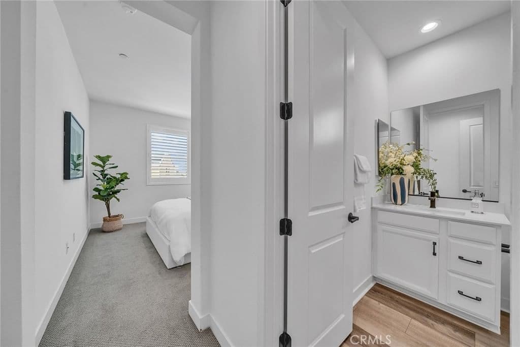 Residential in Irvine — Photos 33