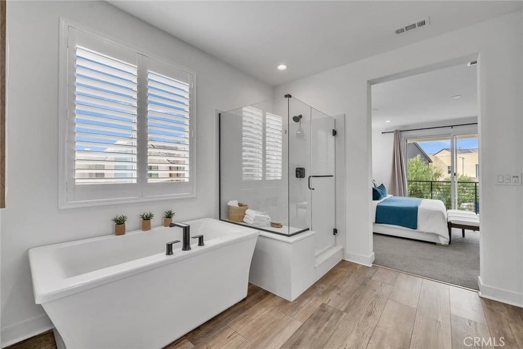 Residential in Irvine — Photos 45