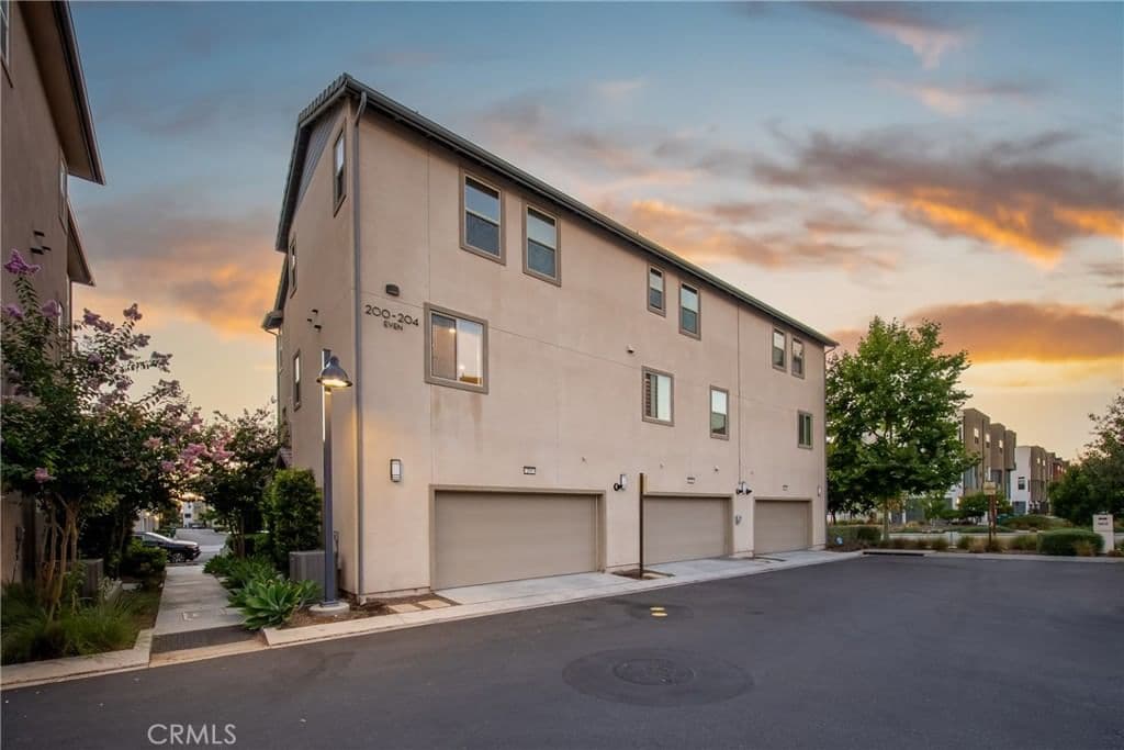 Residential in Irvine — Photos 28