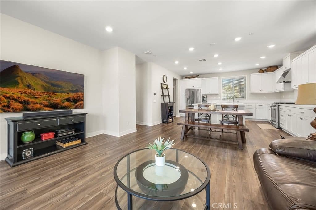 Residential in Irvine — Photos 8