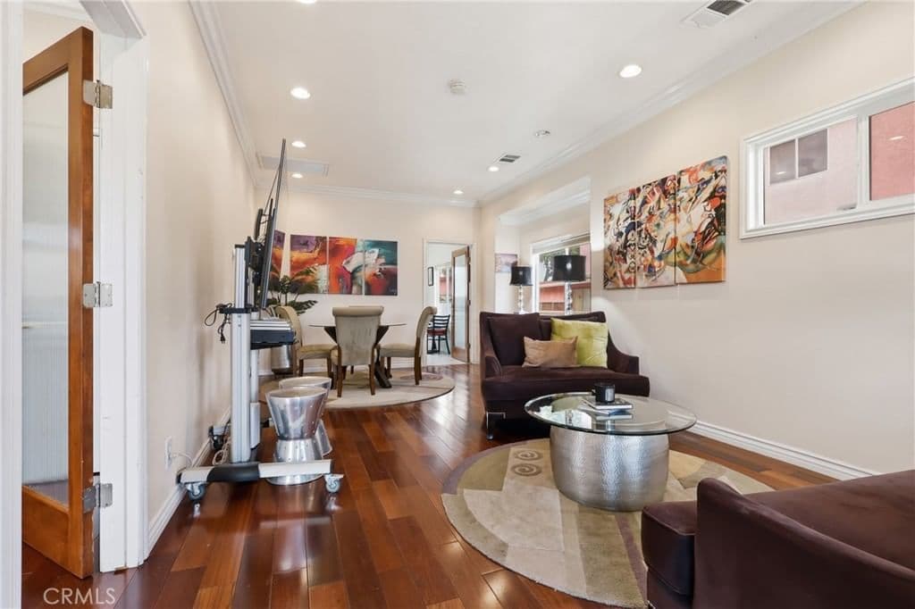 ResidentialIncome in Los Angeles — Photos 5