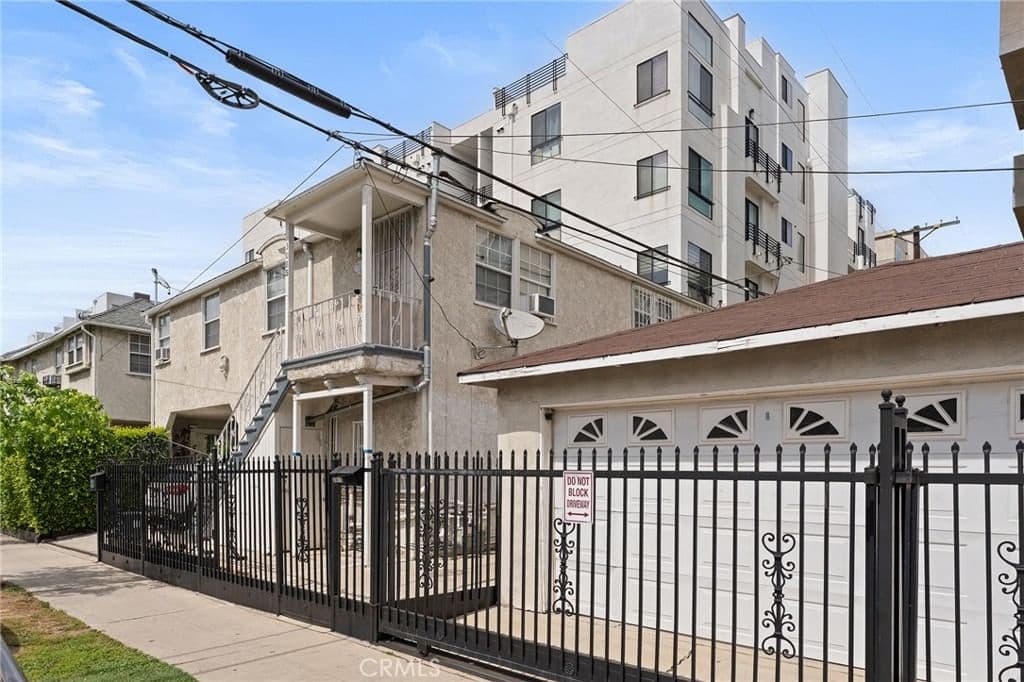 ResidentialIncome in Los Angeles — Photos 17