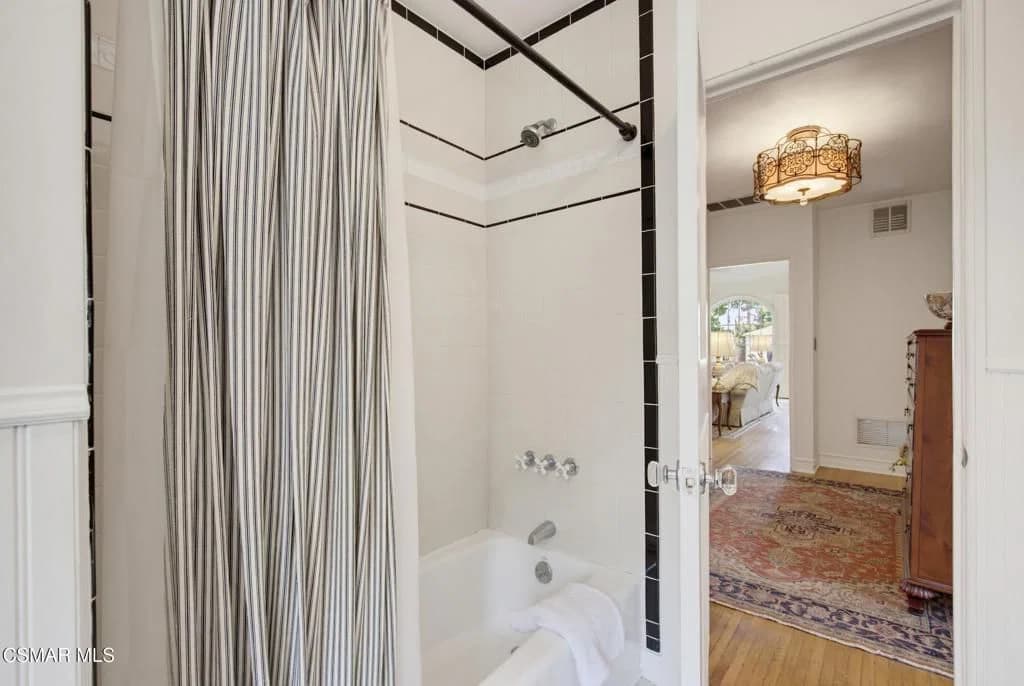 Residential in Los Angeles — Photos 19