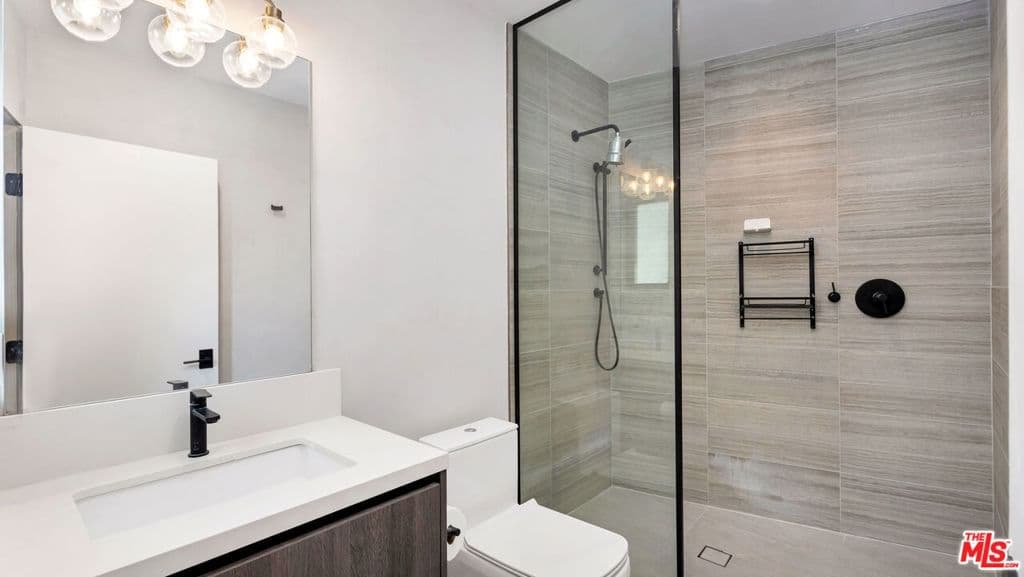 Residential in Los Angeles — Photos 15