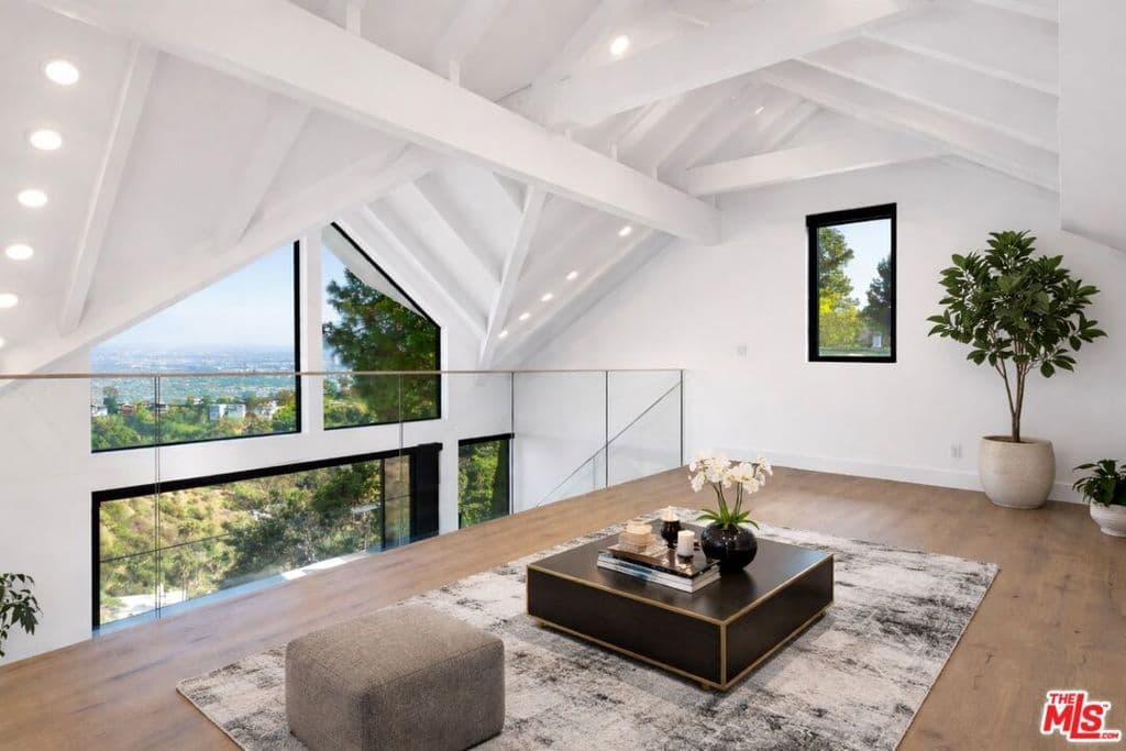 Residential in Los Angeles — Photos 16