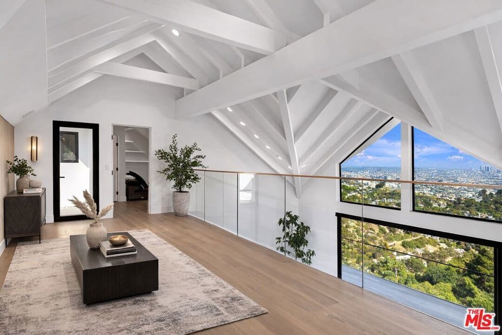 Residential in Los Angeles — Photos 18