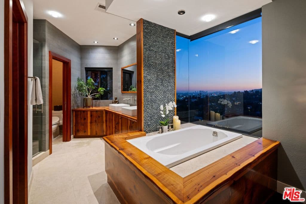 Residential in Los Angeles — Photos 17