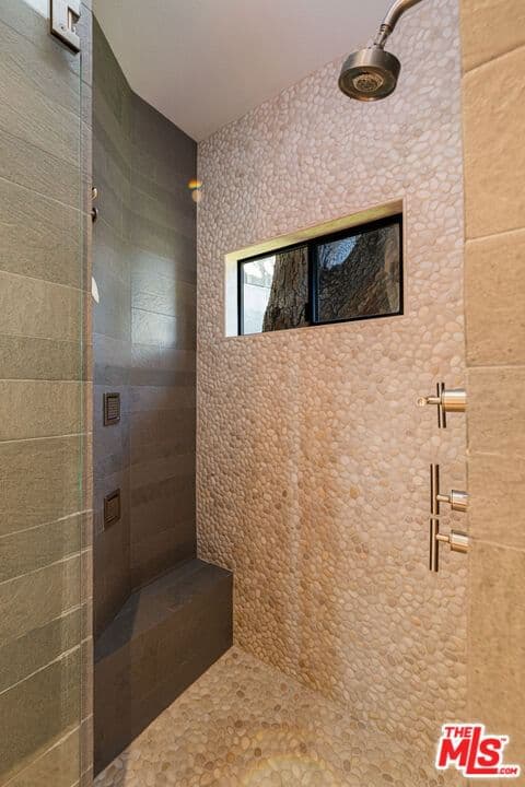 Residential in Los Angeles — Photos 18