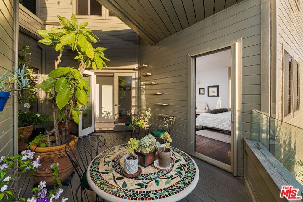 Residential in Los Angeles — Photos 19