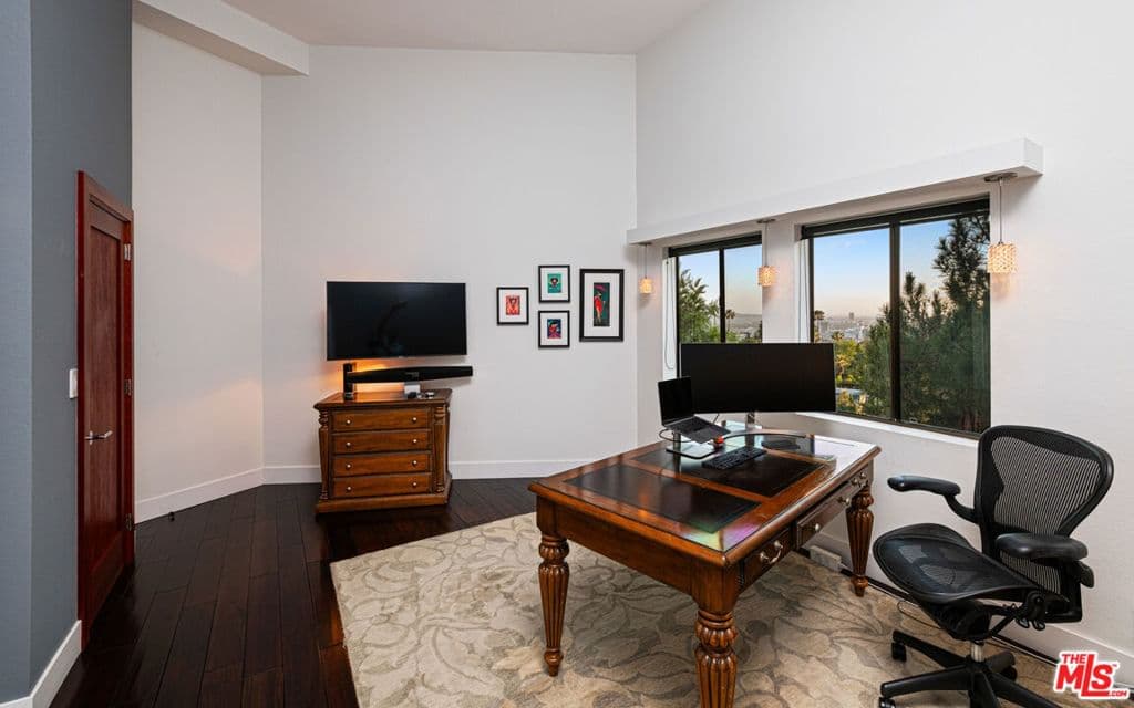 Residential in Los Angeles — Photos 23