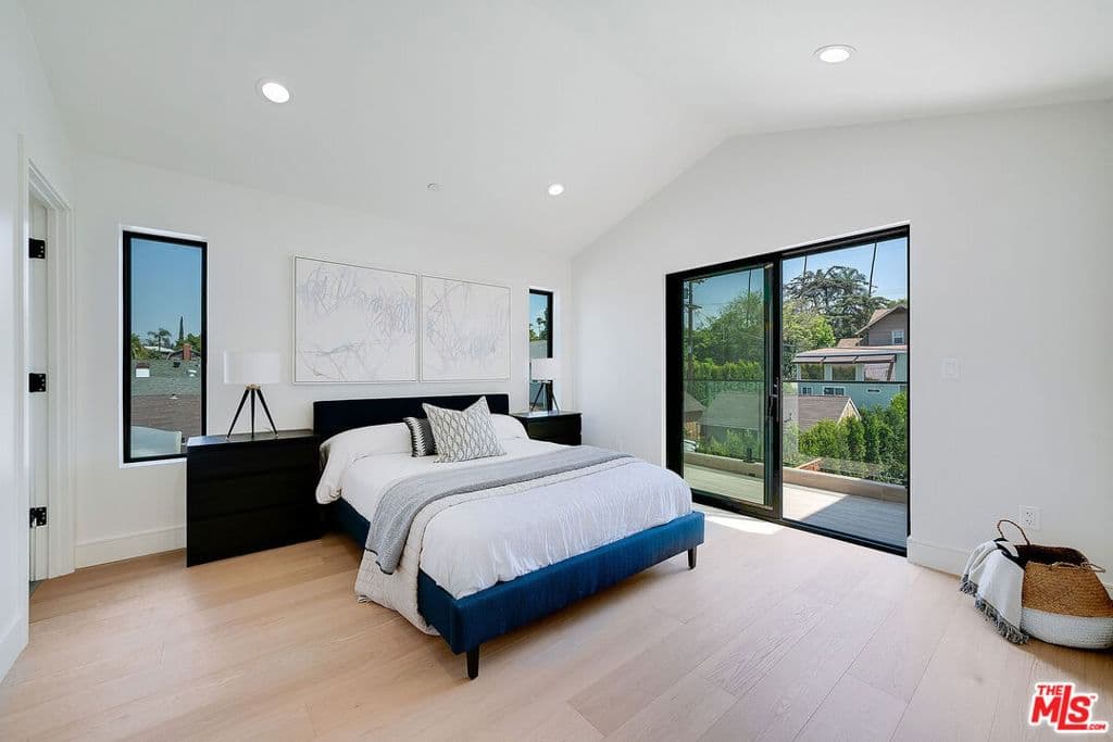 Residential in Los Angeles — Photos 32