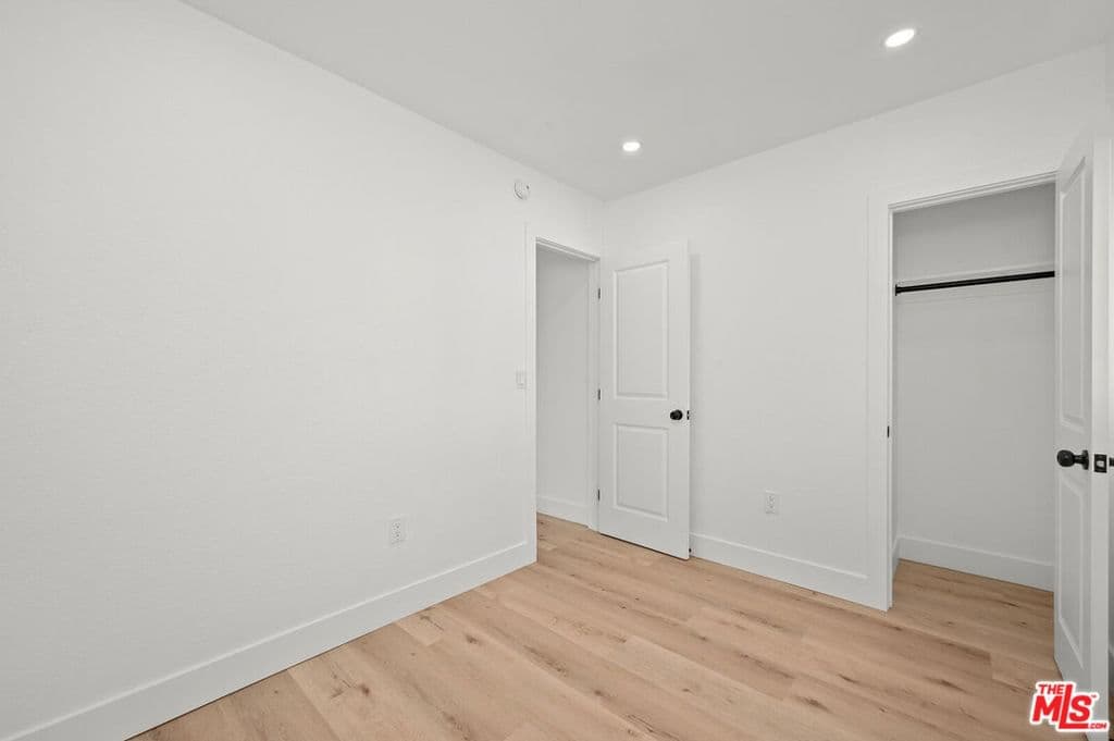ResidentialIncome in Los Angeles — Photos 13