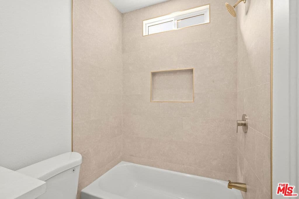 ResidentialIncome in Los Angeles — Photos 17