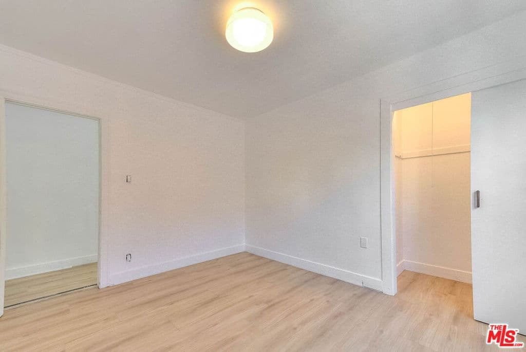 ResidentialIncome in Los Angeles — Photos 29